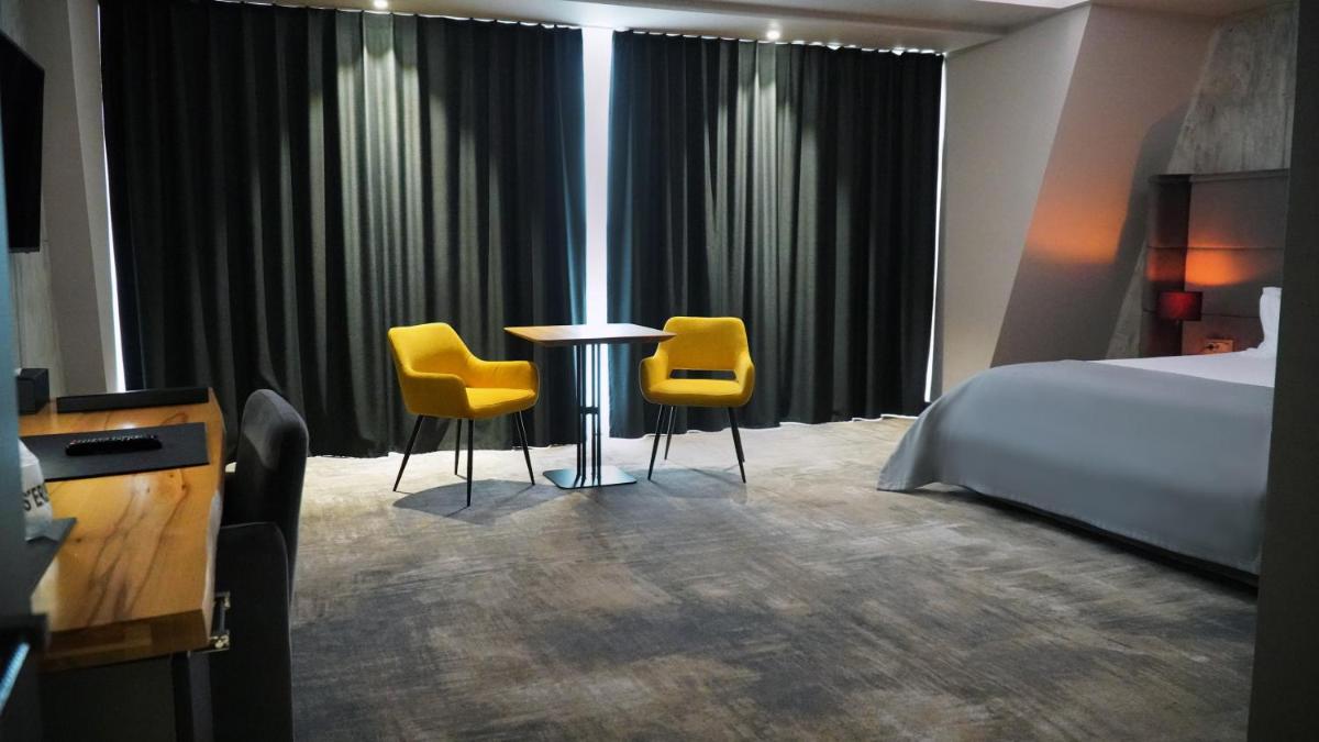 Aniroc Signature Hotel - Housity