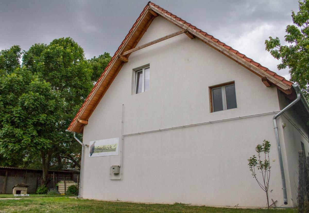 Sasfészek - Falusi szálláshely - Housity