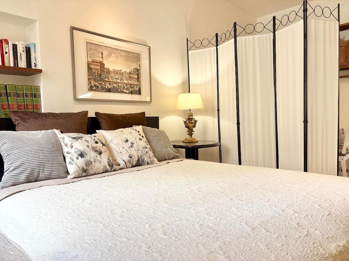 DaLu Florence apartment Lucilla - private car park 15 minutes to the city center - Housity