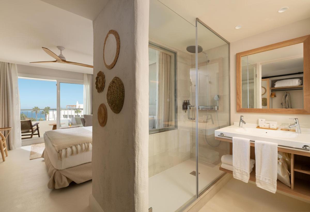 Un baño de DAIA Slow Beach Hotel Conil - Adults Only Recommended