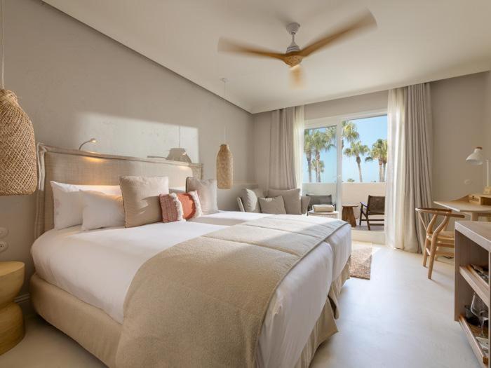 Cama o camas de una habitación en DAIA Slow Beach Hotel Conil - Adults Only Recommended