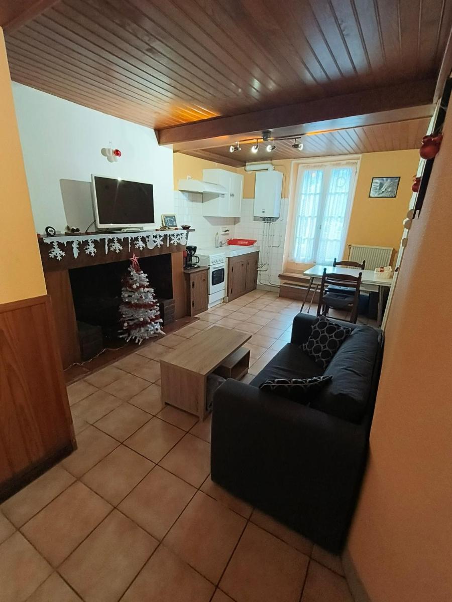 Appartement plein sud au RdC avec terrasse et parking - Housity
