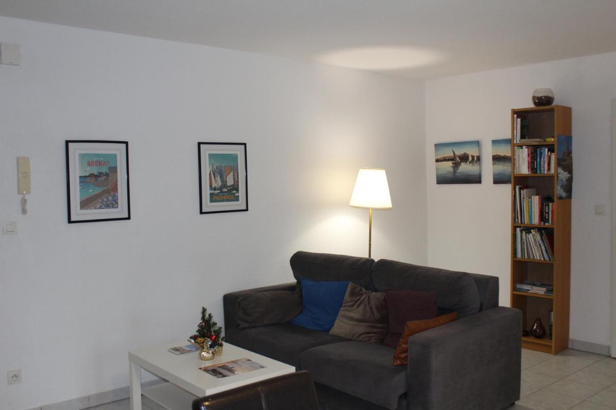 L'ESTRAN, 4 kms des plages, port, GR 34 et 2 h 15 Paris LGV - Housity