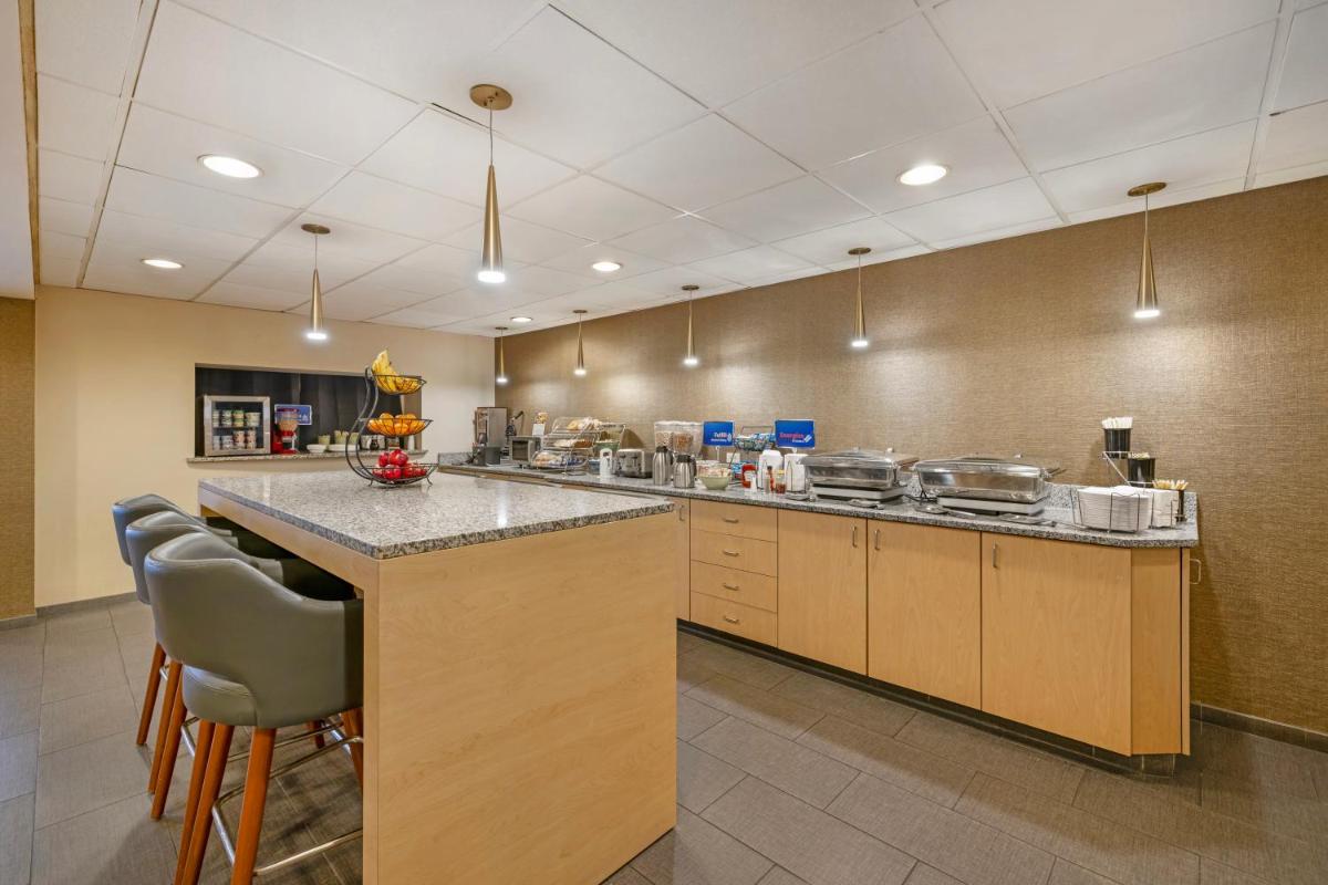 Best Western On The Avenue - Housity