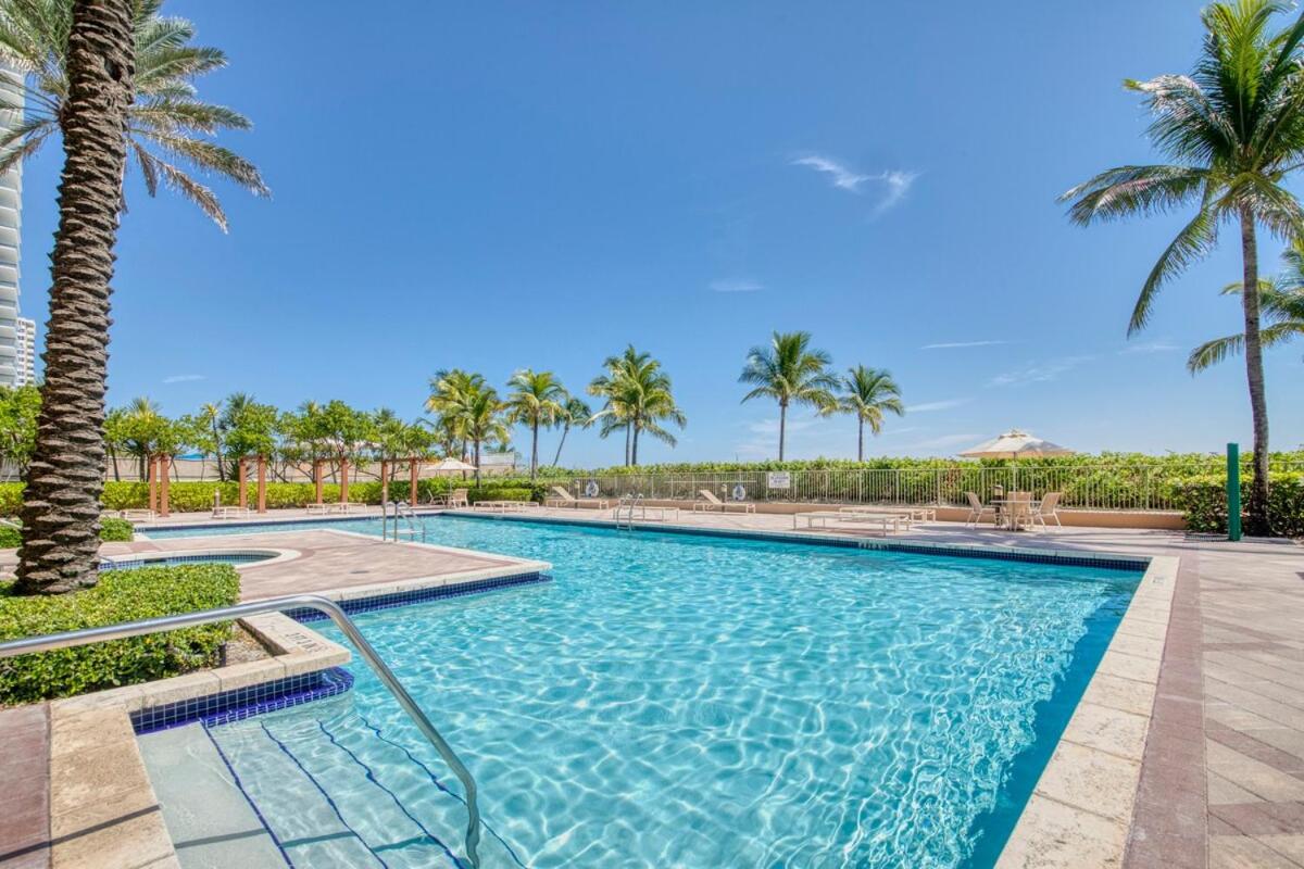 Luxury Beach Vacation - Housity