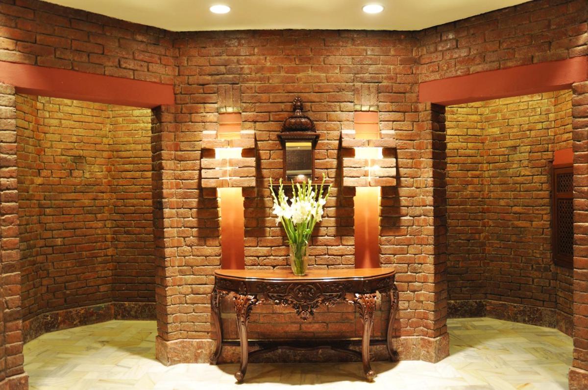 Faisalabad Serena Hotel - Housity