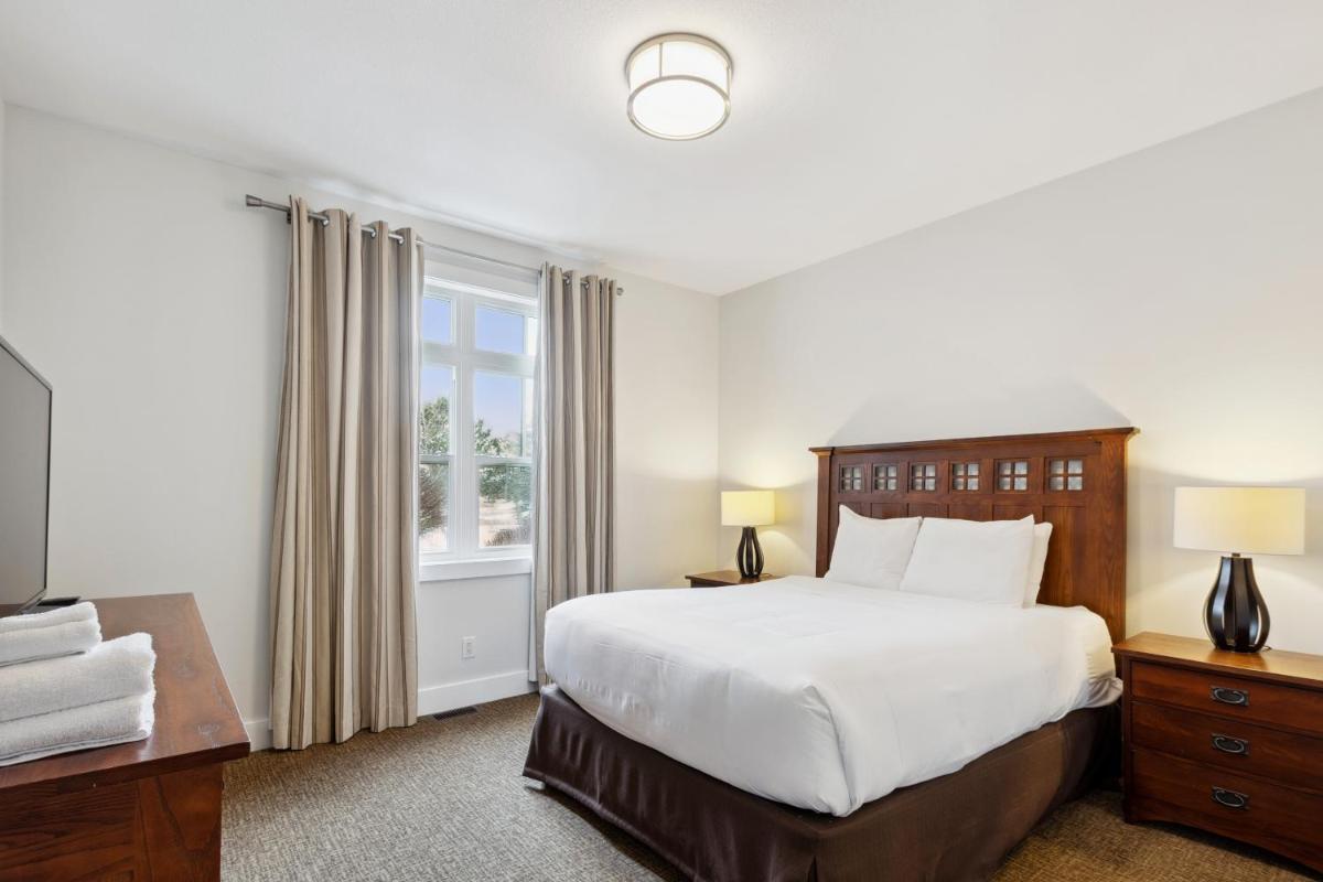 Blue Mountain Retreat at Rivergrass - Housity