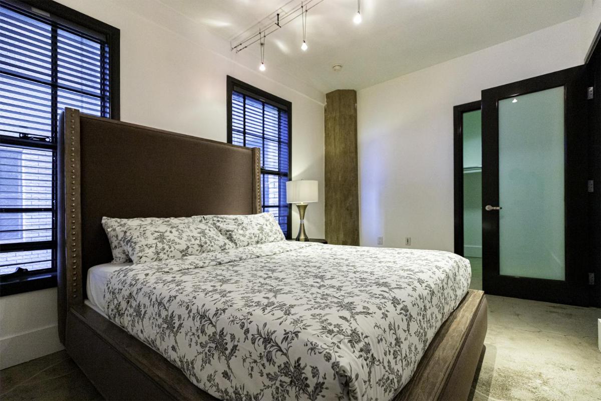 Urban Loft Apartment - Housity