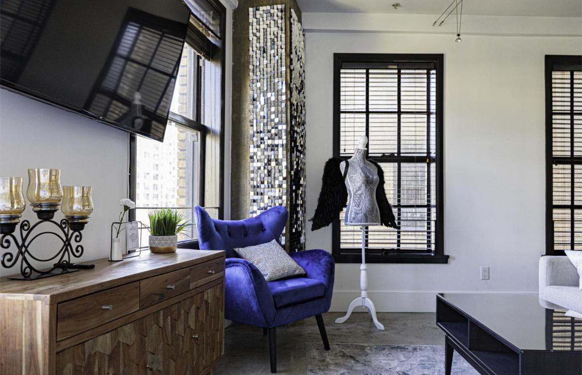 Urban Loft Apartment - Housity