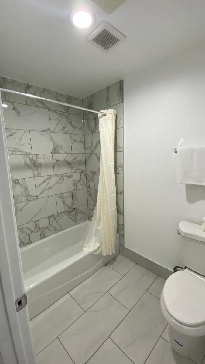 Plaza Inn Motel - Los Angeles area - Housity
