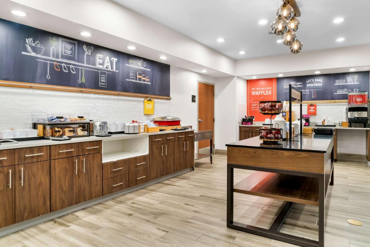 Hampton Inn Detroit/Auburn Hills-North - Housity