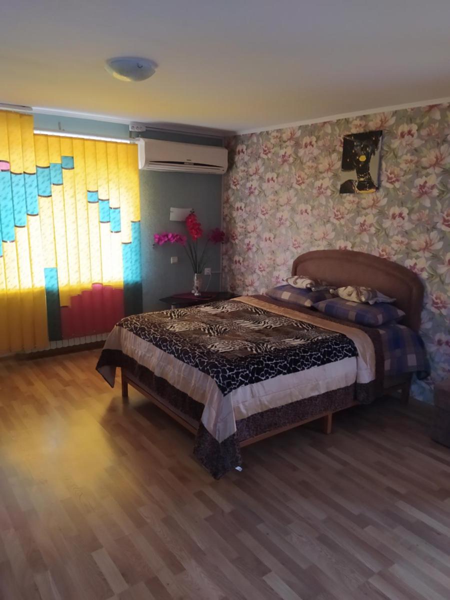 Центр Апартаменти готель ГРАН - Housity