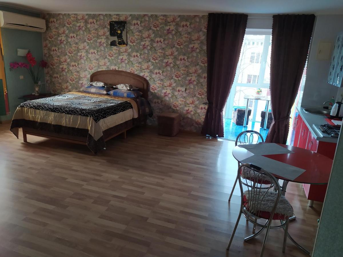 Центр Апартаменти готель ГРАН - Housity