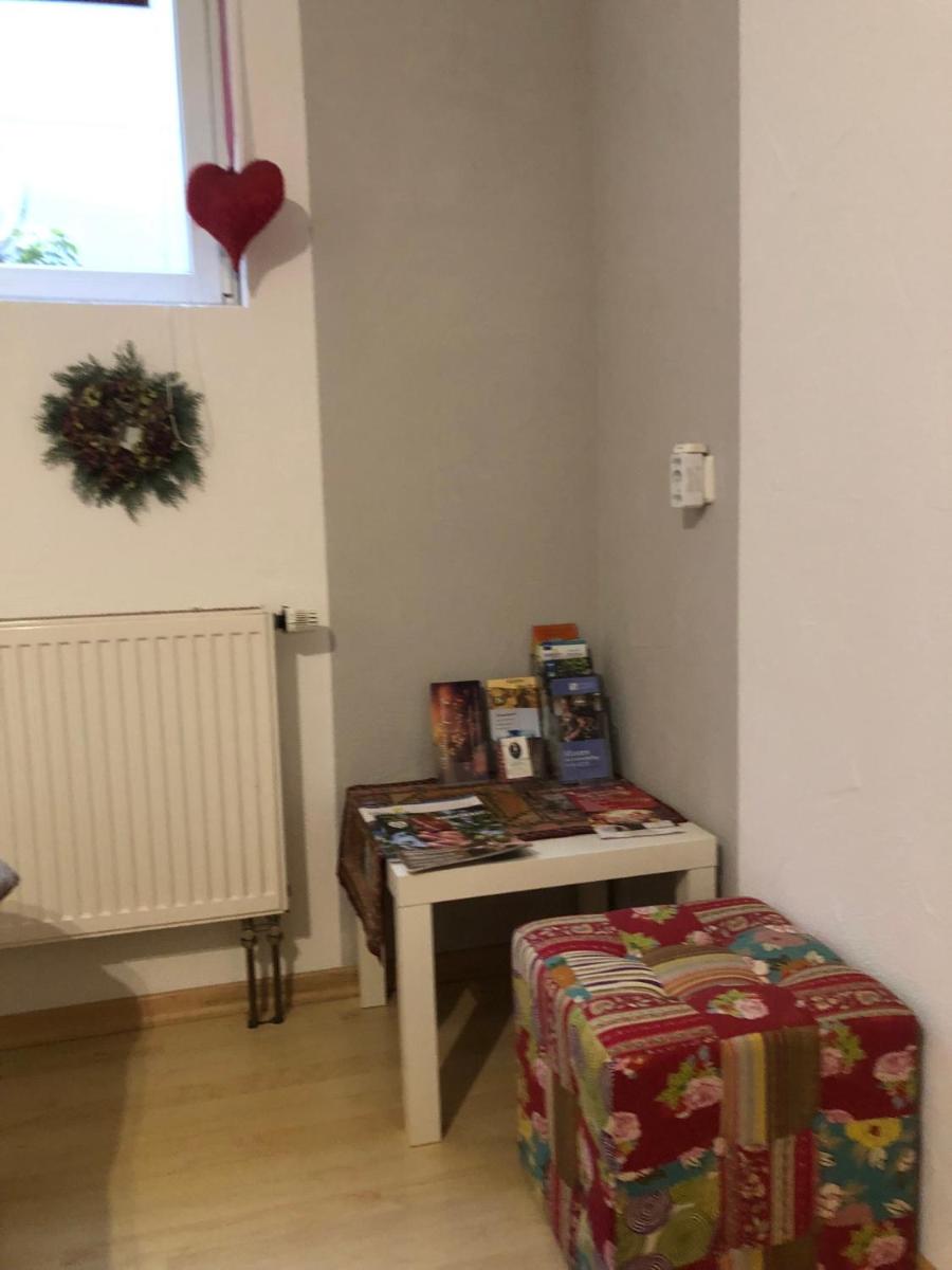 Christine Oparaugo - Privatzimmer mit Dusche - Housity