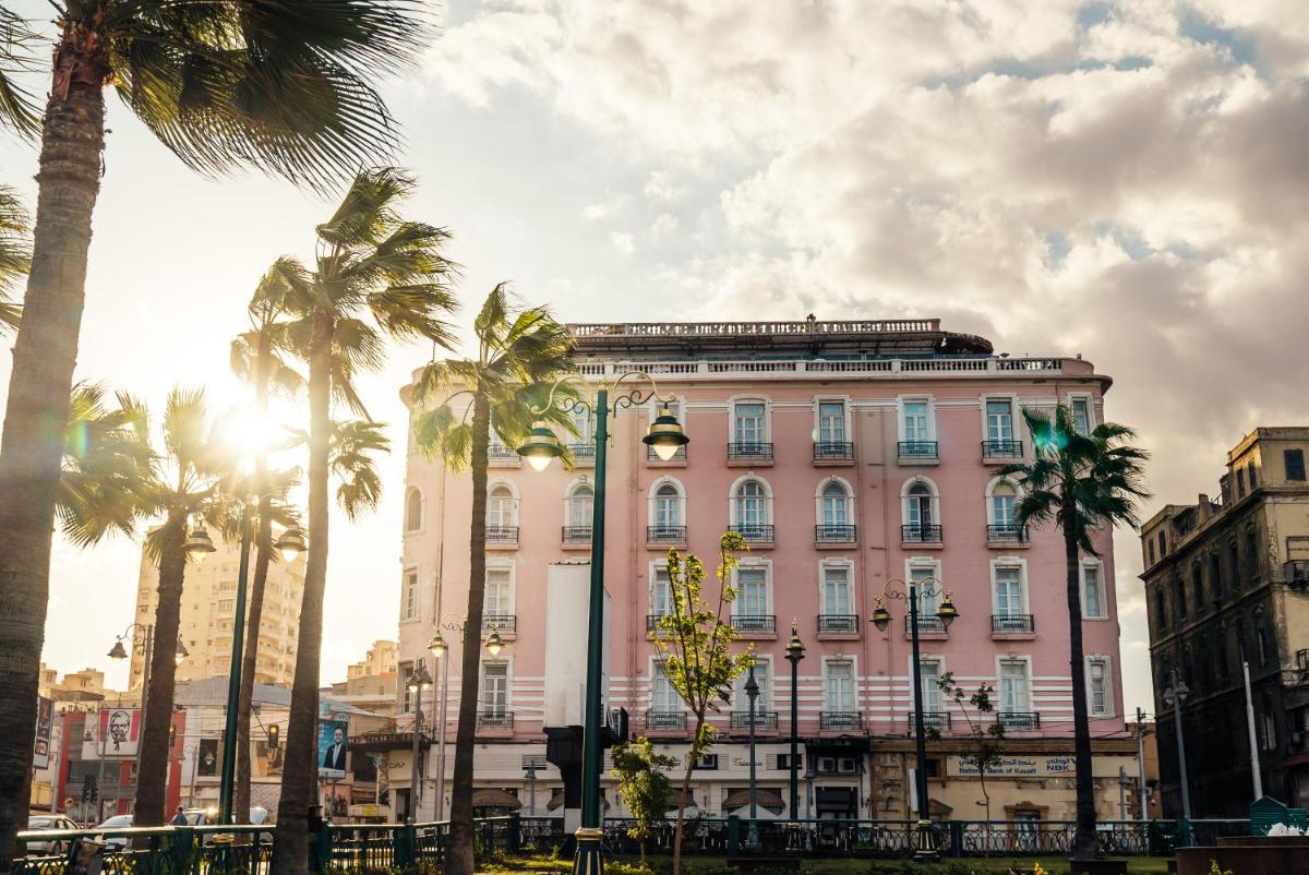 Le Metropole Luxury Heritage Hotel Since 1902 by Paradise Inn Group - Housity