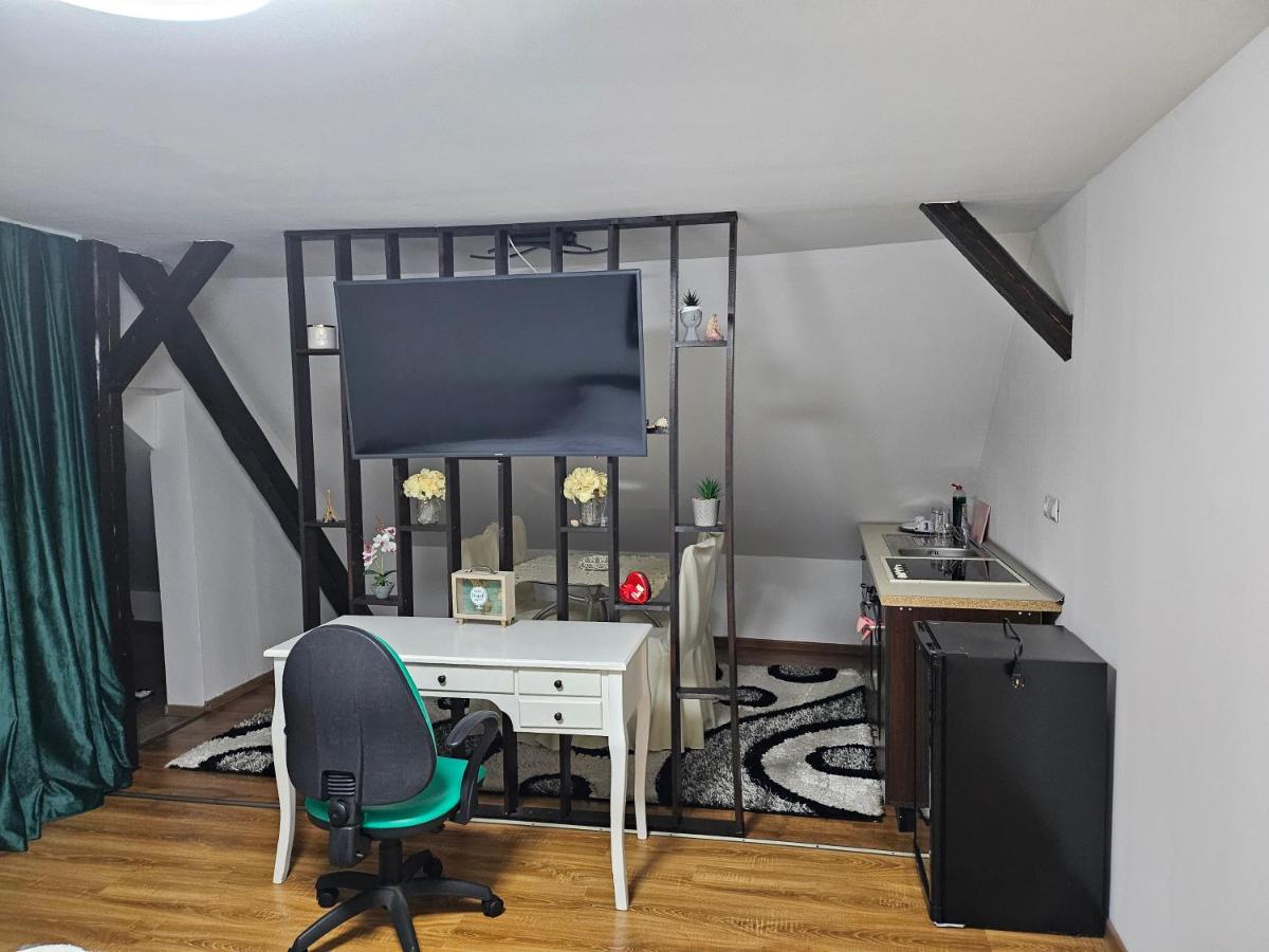CORY'S HOUSE - Housity