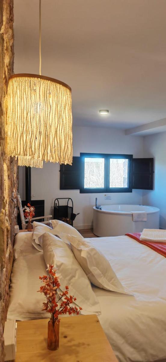 DUO SOMNIA, suites con jacuzzi y chimenea, only adults - Housity