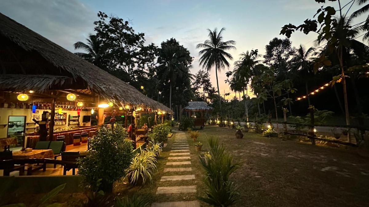 Kohjum Freedom Resort - Housity