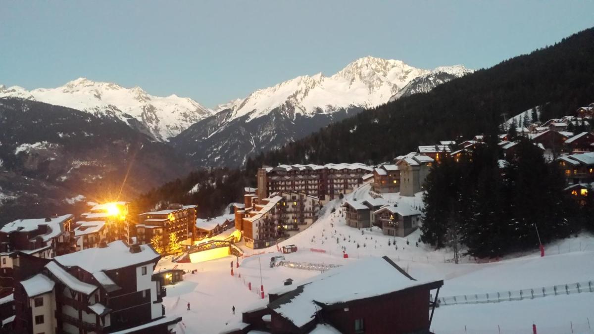 Superbe appartement en résidence skis aux pieds - Housity