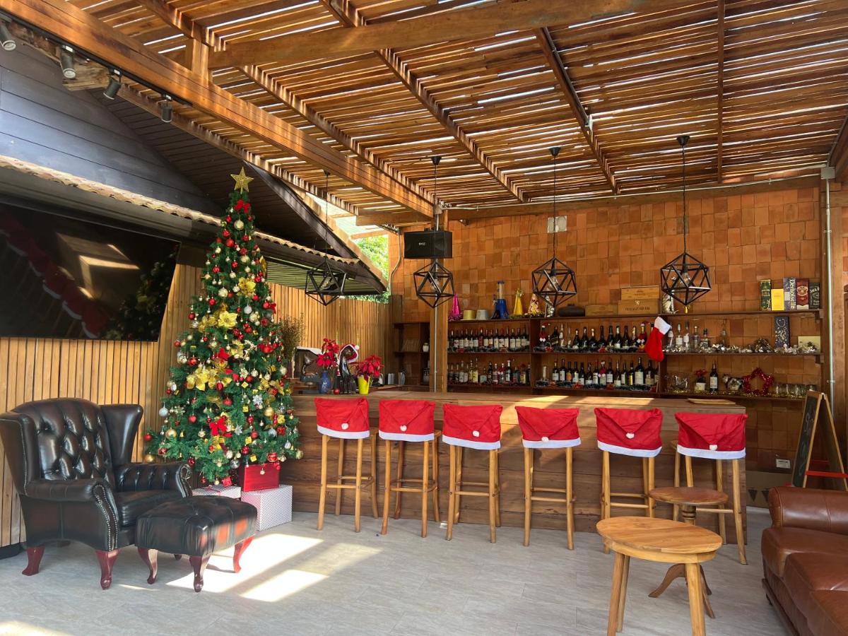 Veni Vana Valley - Housity