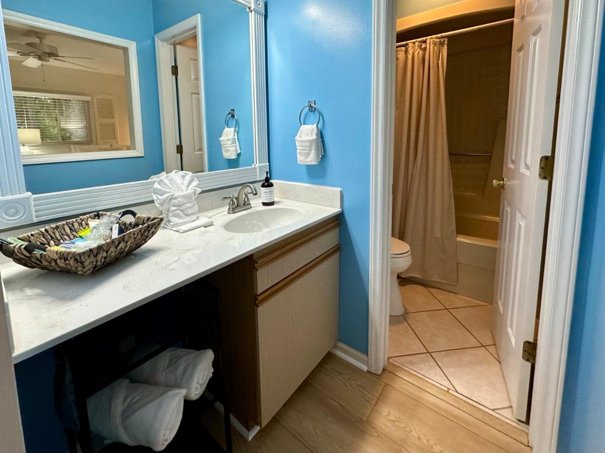 Golf/ Beach Penthouse Condo - Housity