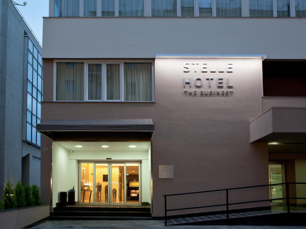 Stelle Hotel The Businest - Housity
