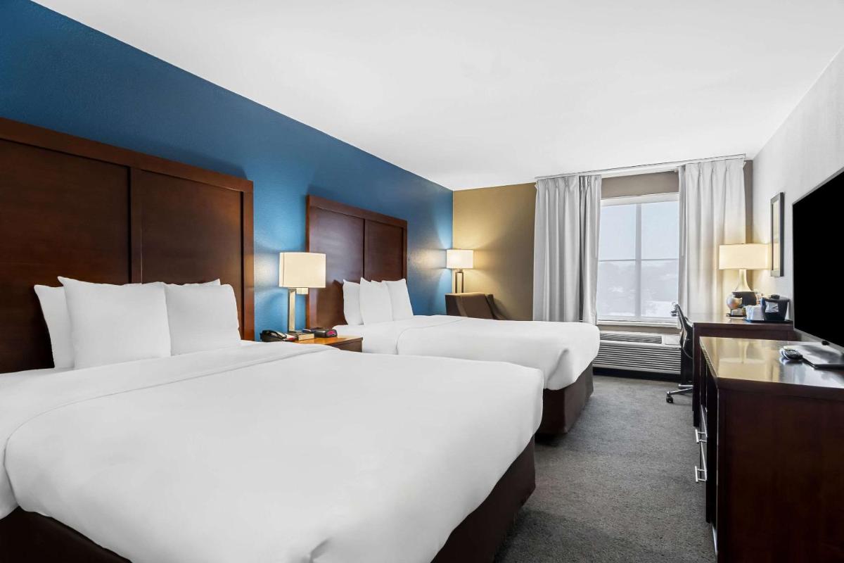 Comfort Inn & Suites near Tinley Park Amphitheater - Housity