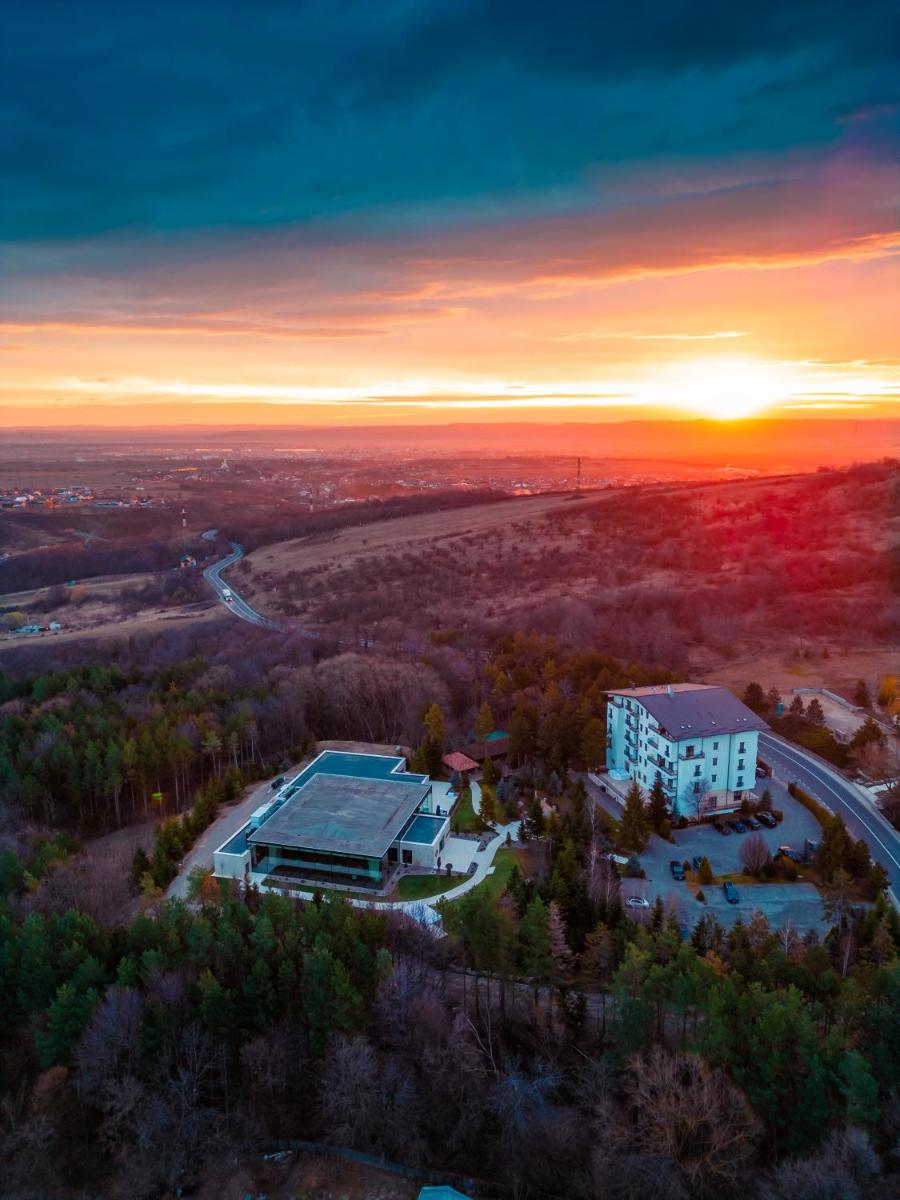 Hotel Helen - Housity