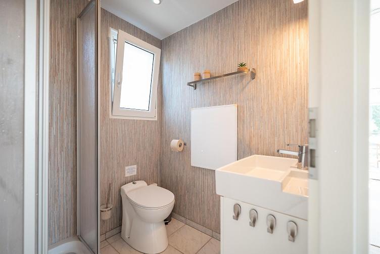 Ein Badezimmer in der Unterkunft Schwimmende Häuser im BALTIC SEA RESORT