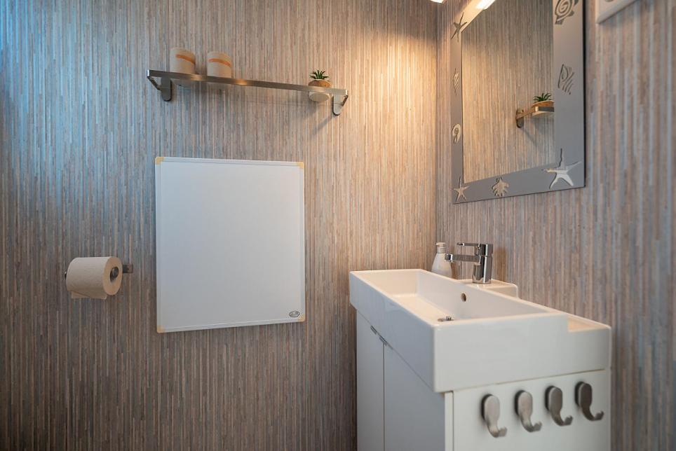 Ein Badezimmer in der Unterkunft Schwimmende Häuser im BALTIC SEA RESORT