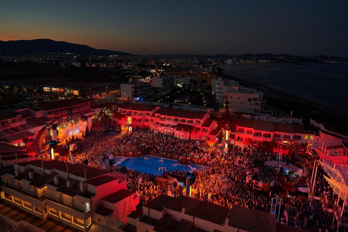 Imagen de la galería de Ushuaïa Ibiza Beach Hotel - Adults Only - Club Entrance Included, en Playa d'en Bossa