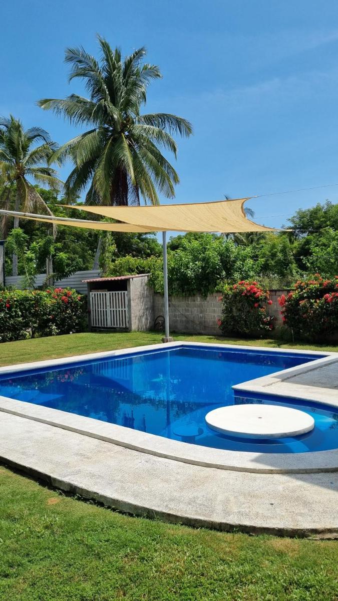 Casa con Piscina y Rancho, cerca de Estero y Playa - Housity