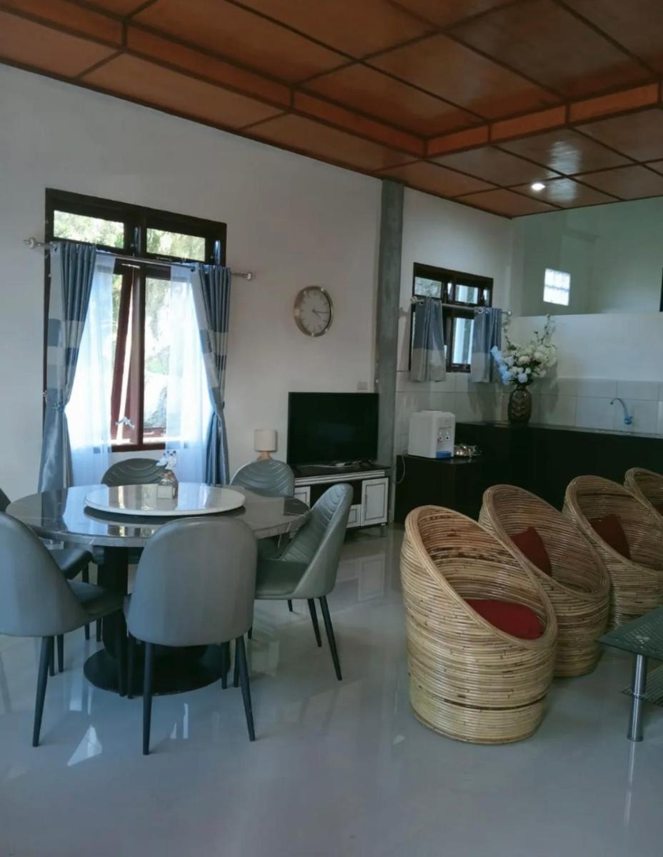 Matraville Home Stay Tuk Tuk Lake Toba Samosir - Housity
