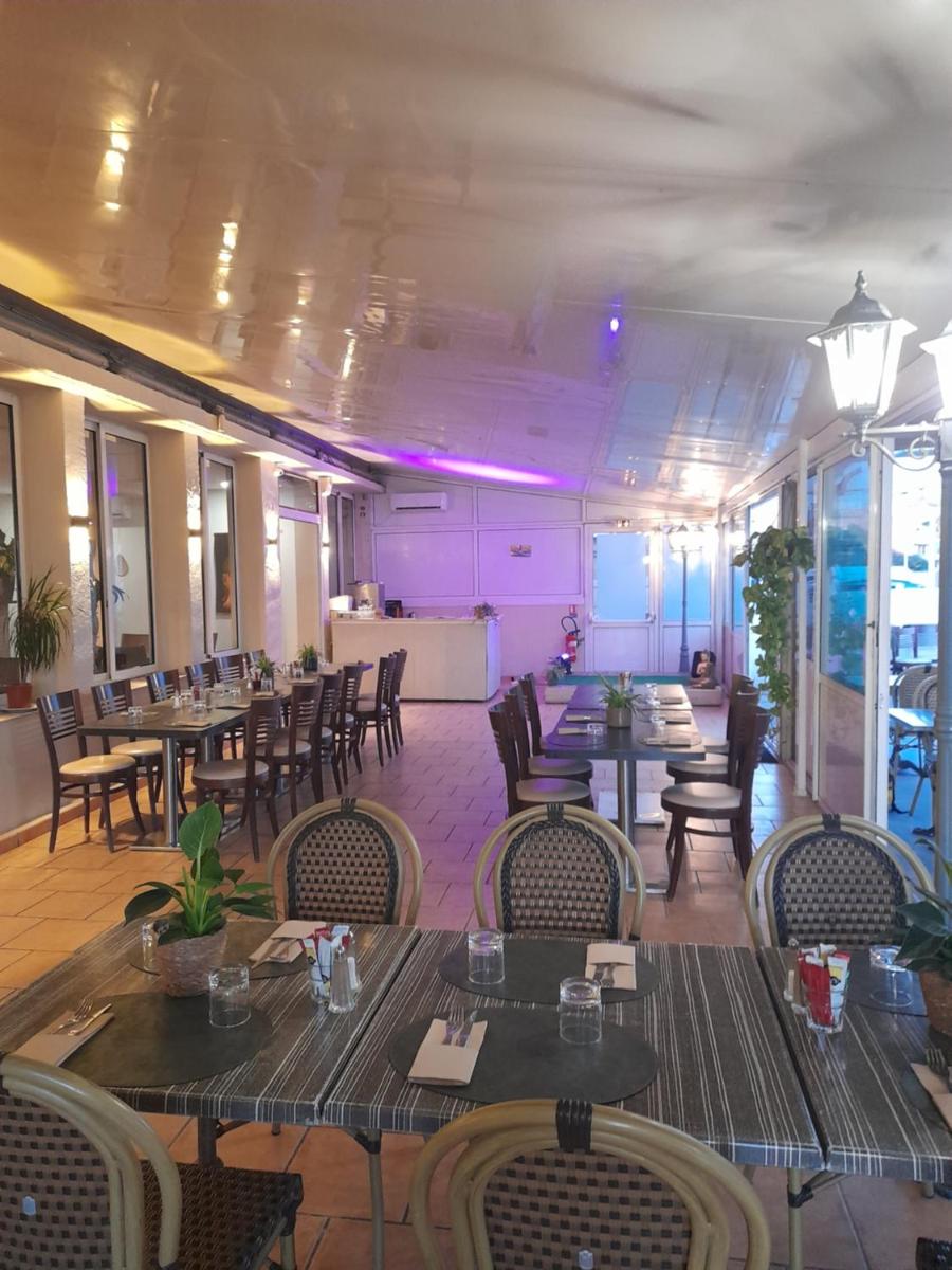 Hotel Restaurant Calypso, à 10 m de la plage - Housity