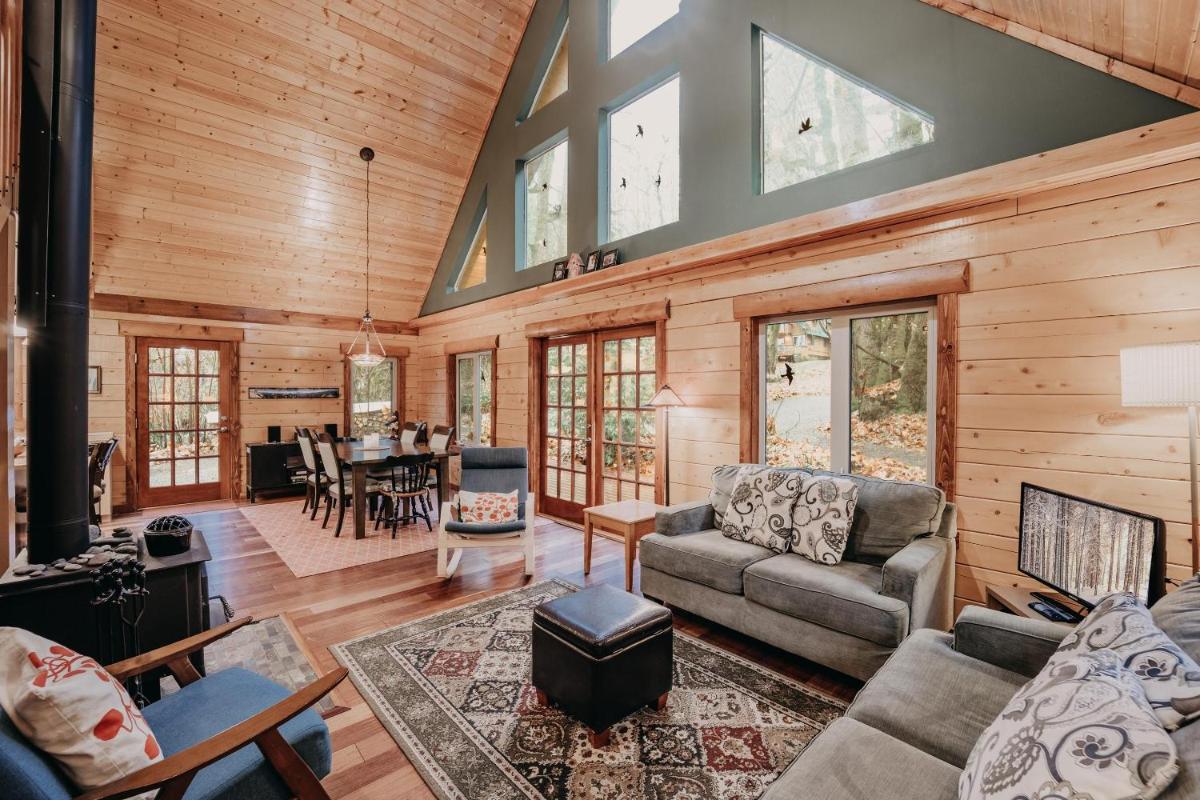 Glacier Springs Cabin #21 - This family home says Cabin in the Country! - Housity