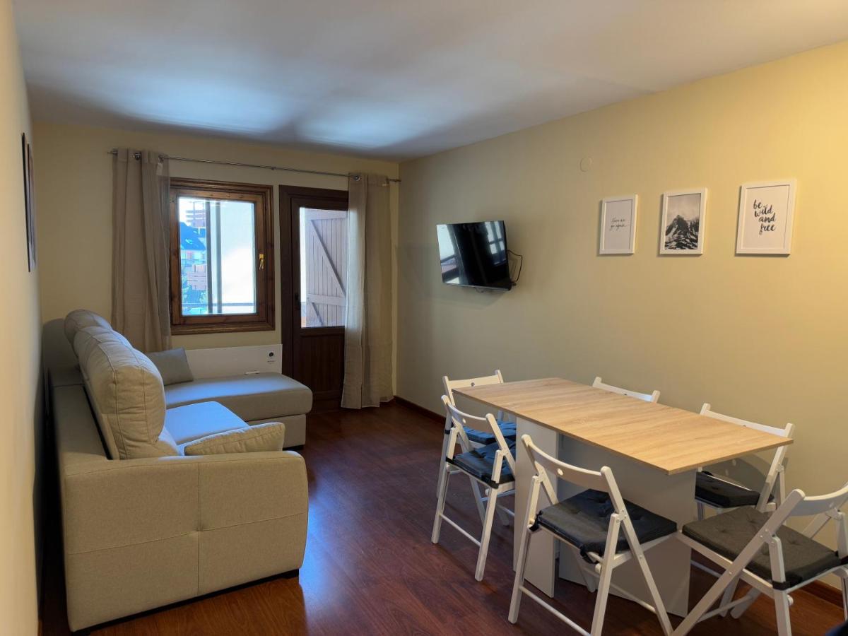Céntrico apartamento con vistas en Formigal - Entrada 24h sin llaves - Housity