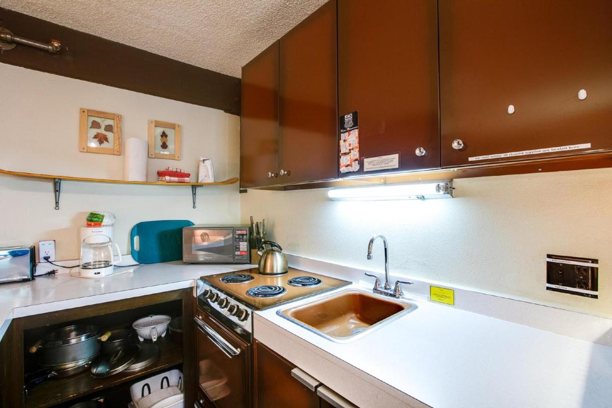 Snowline Lodge Condo 46 - Great for skiers and hikers on a budget Now has Wifi - Housity