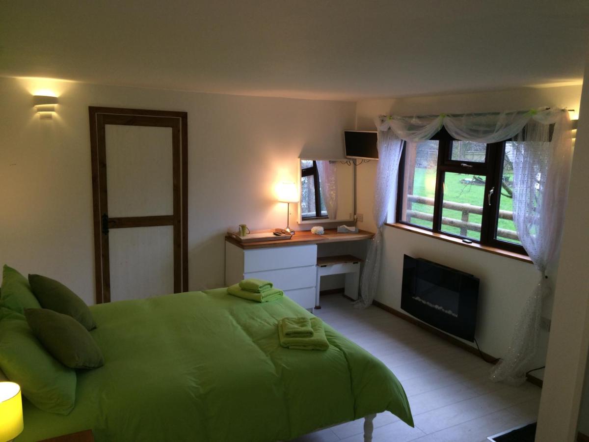 Barton Gate Farm B&B - Housity