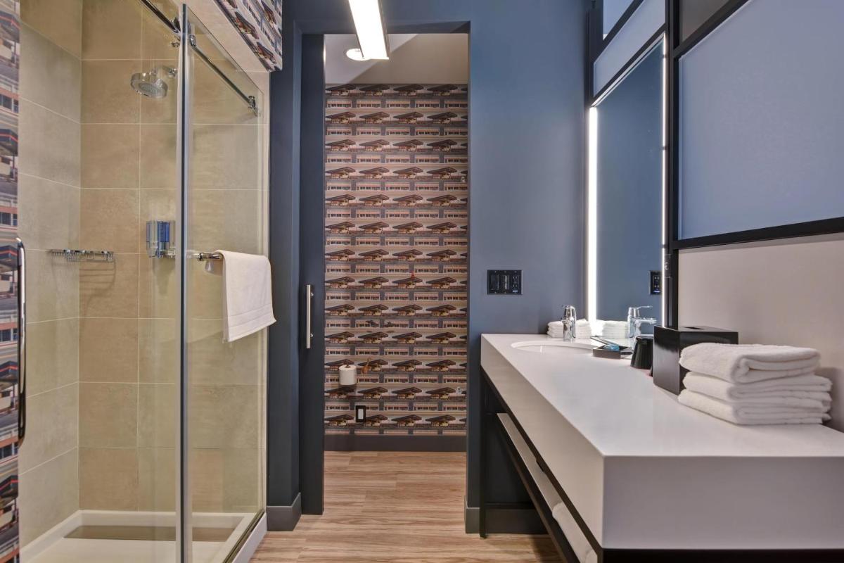 Aloft Secaucus Meadowlands - Housity