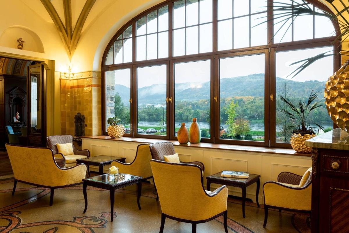 Ein allgemeiner Bergblick oder ein Berglick von des Hotels aus