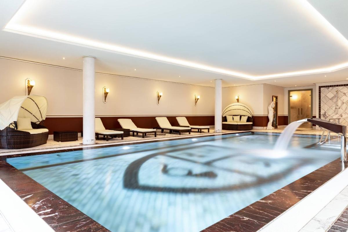 Der Swimmingpool an oder in der Nähe von Schloss Lieser, Autograph Collection