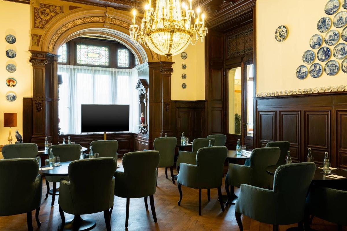 TV/Unterhaltungsangebot in der Unterkunft Schloss Lieser, Autograph Collection