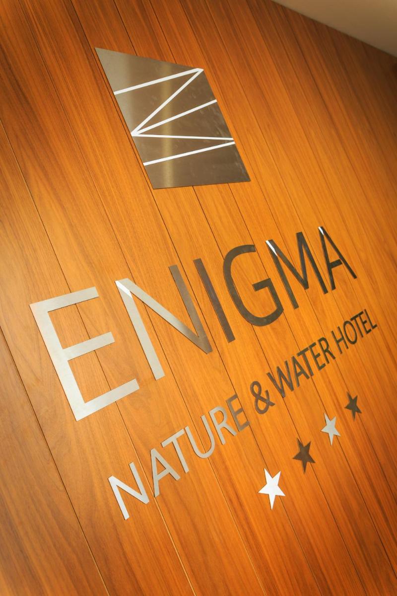 Um certificado, prémio, placa ou documento mostrado em Enigma - Nature & Water Hotel