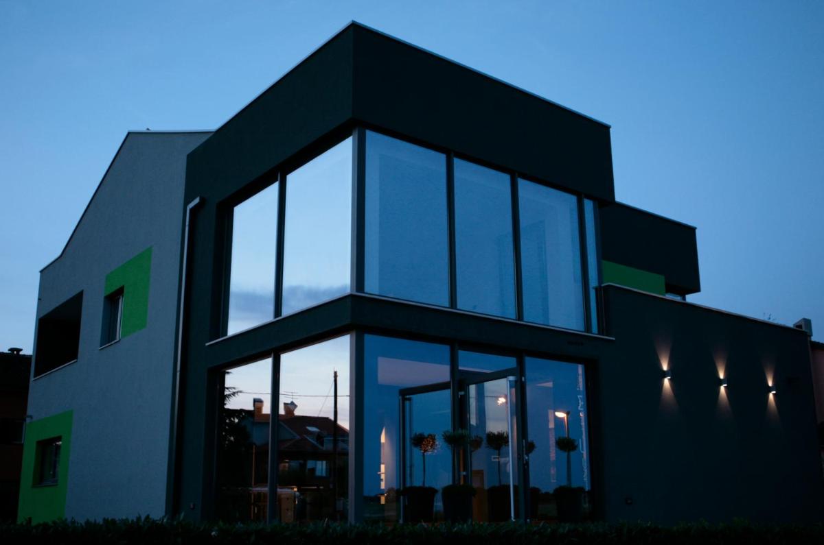 Olive Charm - Housity