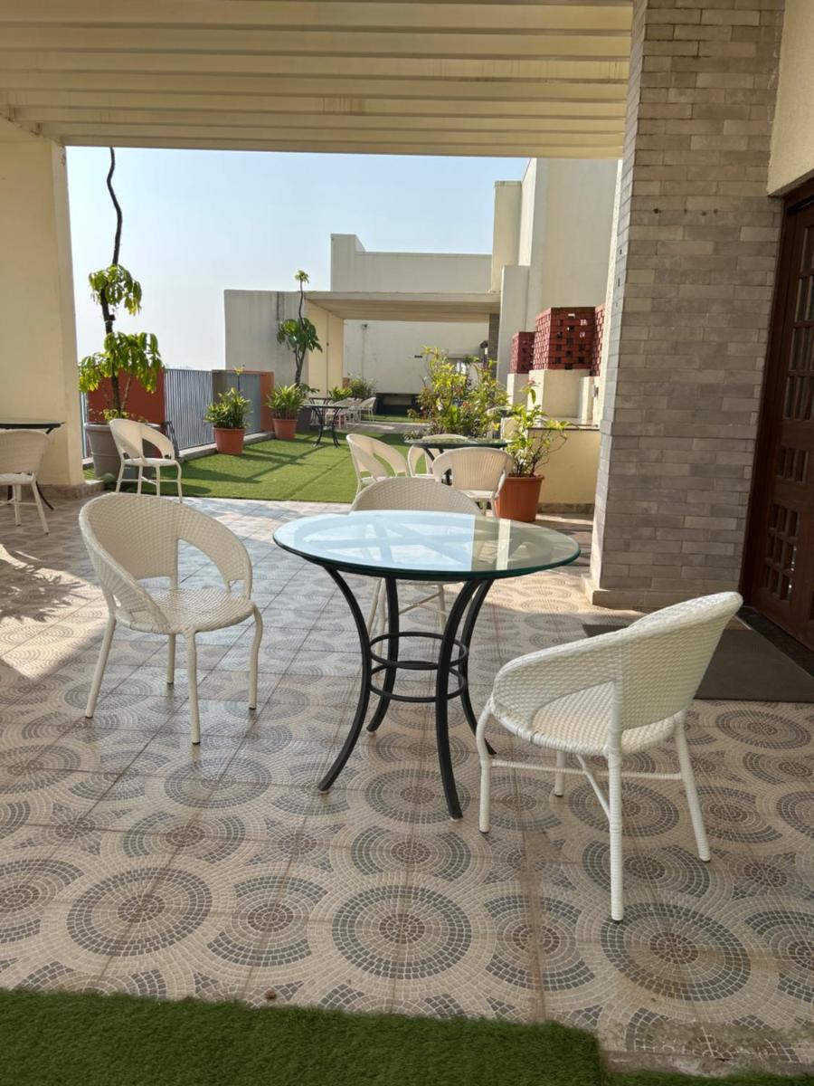 Pool View Apartment Dabolim - Housity
