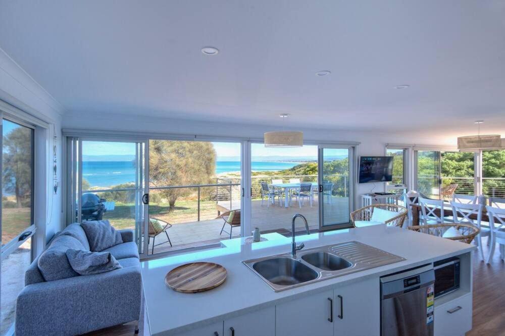 Sandbar Beach House - Housity