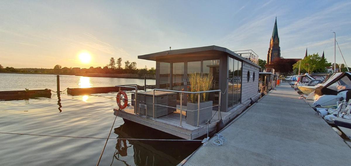 Hausboot Fjord Dory mit Biosauna in Schleswig - Housity
