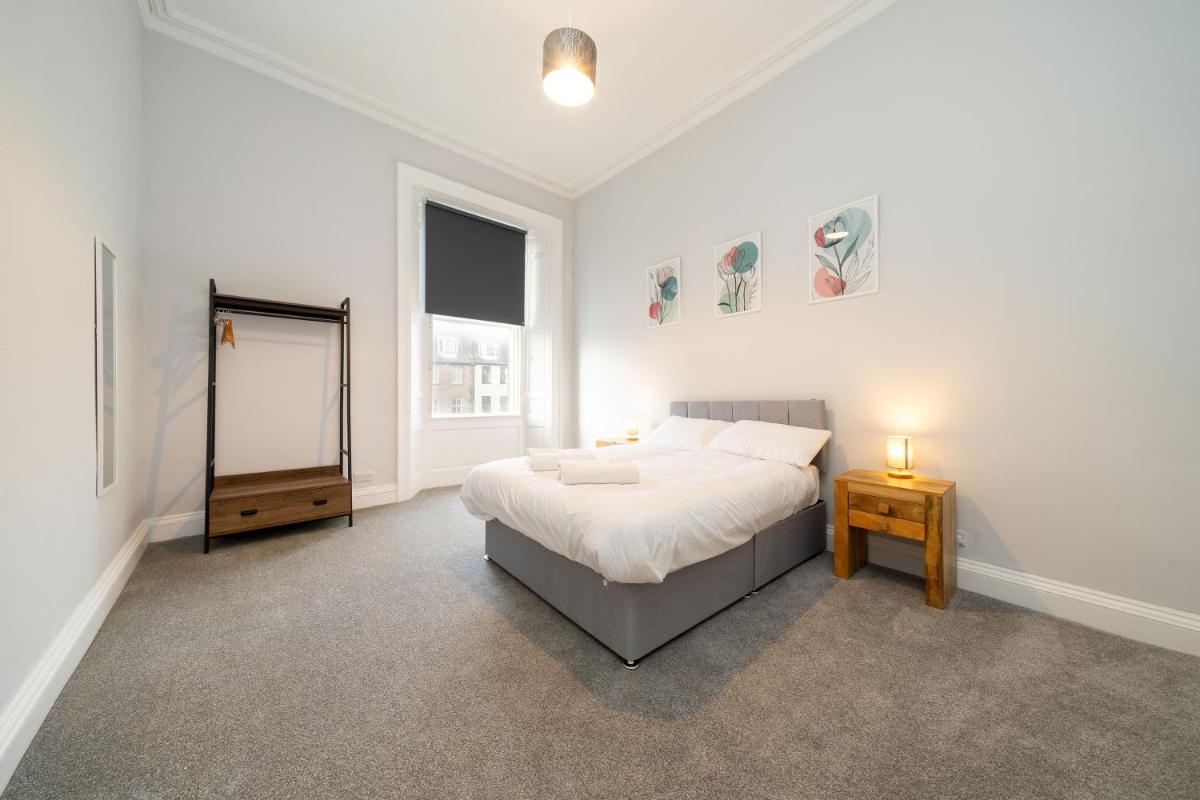 Lochside Apartments, Apt B - Housity
