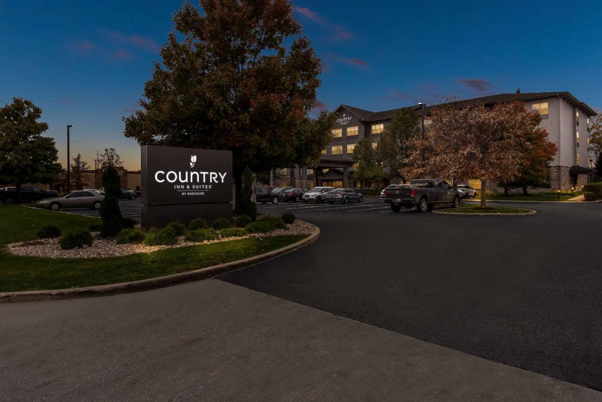 Country Inn & Suites by Radisson, Portage, IN - Housity