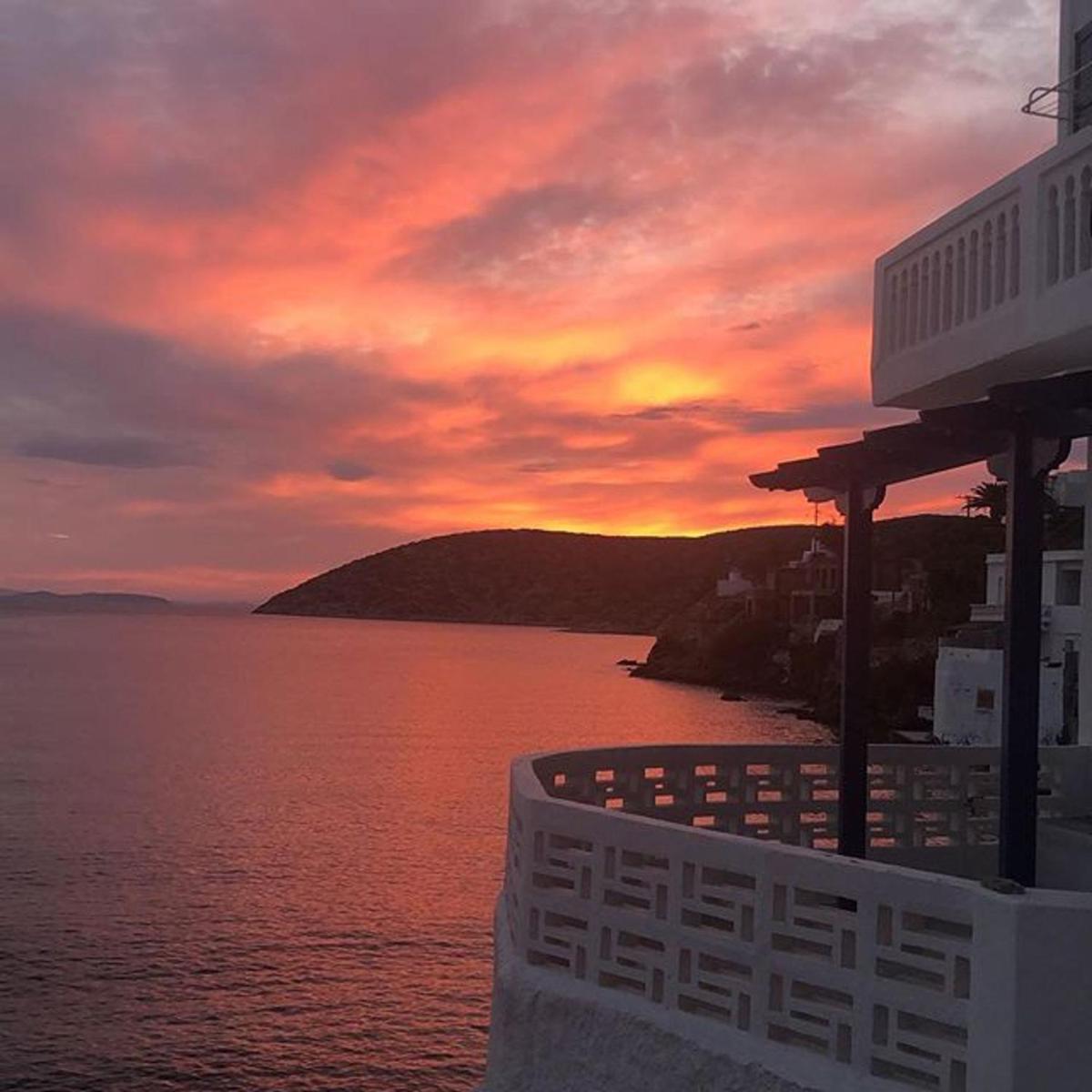 Amorgis Seaside Villa - Housity